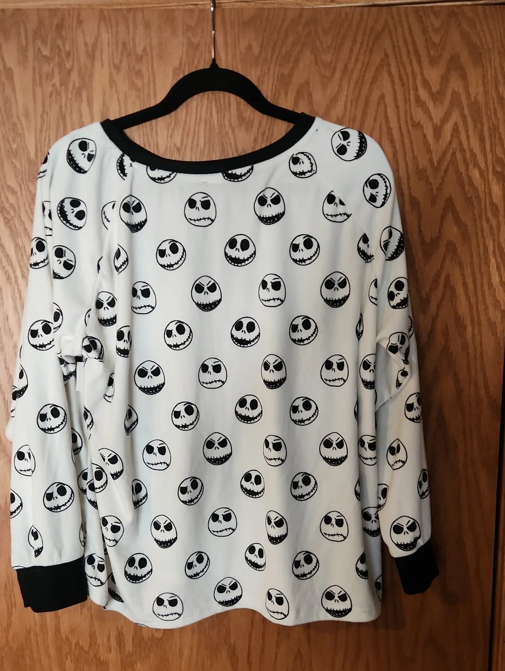 Women's NWT Disney's The Nightmare Before Christmas Pajama Set, Size Xl - Picture 4 of 10